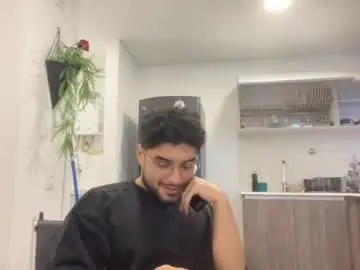 Chaturbate Live Sex Cam of bdever7