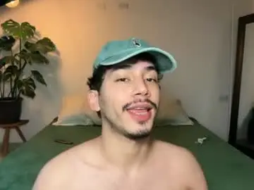 Chaturbate Sex Chat of noah_and_steven