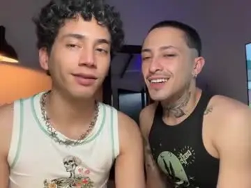 Chaturbate Live Sex Cam of noah_and_steven