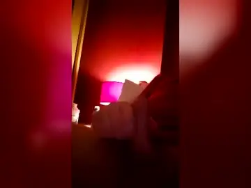 Chaturbate Live Sex Cam of glasgowsgreenandwhite