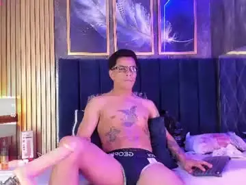 Chaturbate Live Sex Cam of andrew_haalls