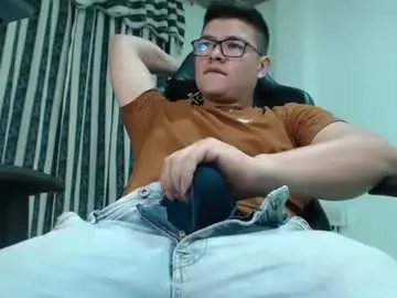 Chaturbate Live Sex Cam of david_smit_