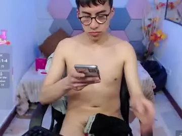 Chaturbate Live Sex Cam of andy_norton