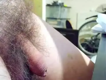 Chaturbate Live Porn of smallhairyuncut