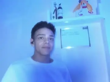 Chaturbate Live Sex Cam of wyatt_smith71