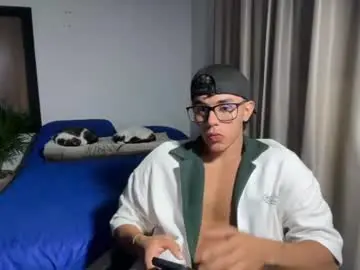 Chaturbate Live Sex Cam of joulianogreco1