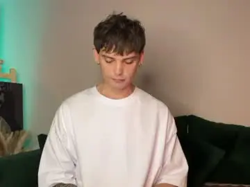 Chaturbate Free Live Porn of oliverlawrence