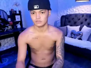 Chaturbate Live Sex Cam of asianhugescott