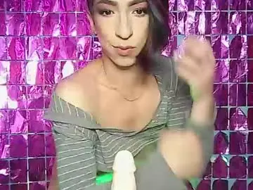 Chaturbate Live Sex Cam of jet_clomet21