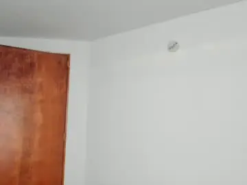 Chaturbate Live Sex Cam of halle_1