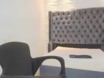 Chaturbate Live Sex Cam of lenny_knox2