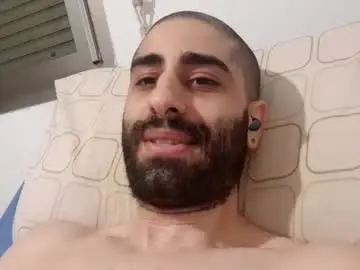 Chaturbate Live Porn of cuteguy52