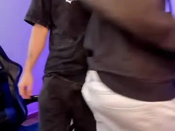 Chaturbate Live Sex Cam of handsomeboys19