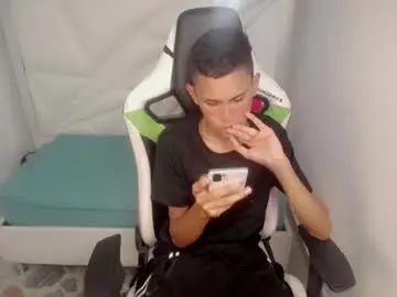 Chaturbate Live Sex Cam of sombra_18