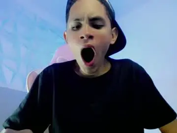 Chaturbate Live Porn of sombra_18