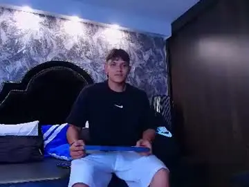 Chaturbate Live Sex Cam of dilanmiller_