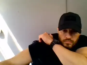 Chaturbate Live Sex Cam of titan_heart