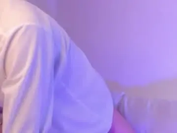 Chaturbate Live Sex Cam of ale_aurarashii