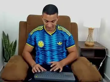 Chaturbate Free Live Porn of chris_arthus