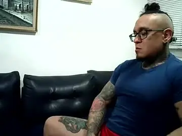 Chaturbate Live Sex Cam of ayrton_naffah2