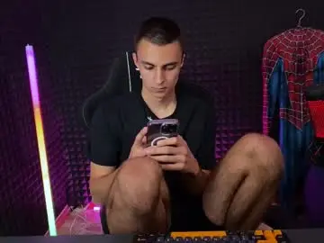 Chaturbate Live Porn of hols_20