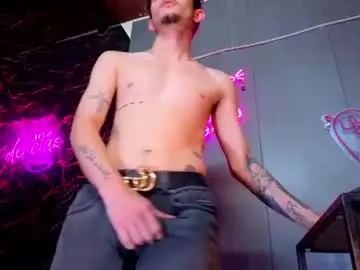 Chaturbate Best live sex cam show of i_am_kelvis_