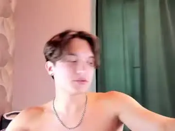 Chaturbate Live Sex Cam of ian_flor