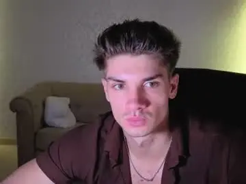 Chaturbate Live Sex Cam of maxkaiden