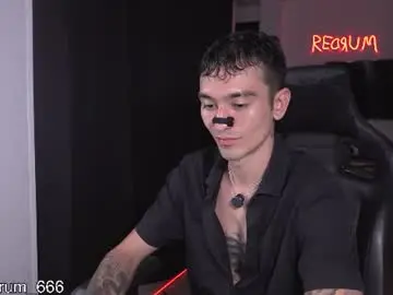 Chaturbate Live Sex Cam of redrum_696