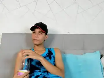 Chaturbate Adult Video Chat of tommy_lean