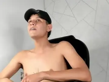 Chaturbate Nude Webcam of tommy_lean