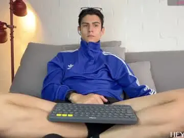 Chaturbate Live Porn of hey_cesard