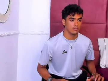 Chaturbate Free Porn Cam of alejandro_williams