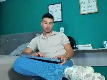 Chaturbate Live Sex Cam of matteo_rreal