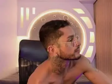 Chaturbate Free Porn Cam of alan__rogers