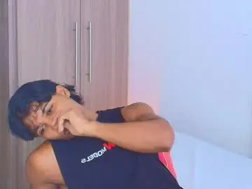 Chaturbate Live Sex Cam of cassian_gold