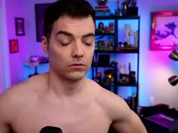 Chaturbate Live Sex Cam of maxhughes