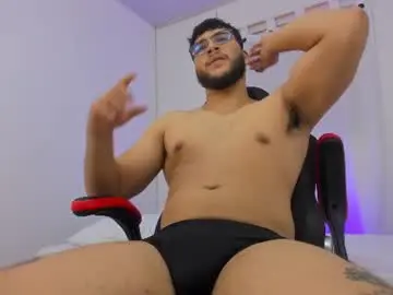 Chaturbate Live Sex Cam of mikefox__
