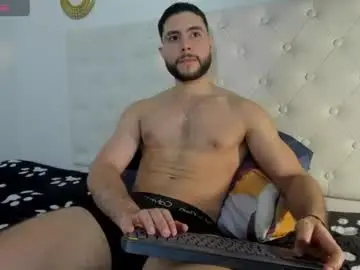Chaturbate Live Sex Cam of bryan_oficials