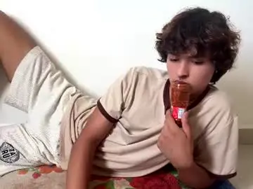 Chaturbate Live Porn of joelnclouds