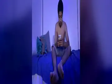 Chaturbate Live Sex Cam of bubbleboy04602