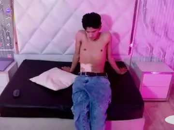 Chaturbate Live Sex Cam of chos_tay