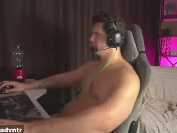 Chaturbate Live Sex Cam of rus_adventure