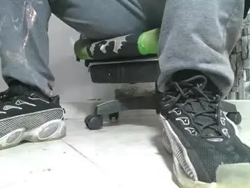 Chaturbate Watch Live Sex Cams of srfindomfeet_