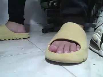 Chaturbate Live Porn of srfindomfeet_