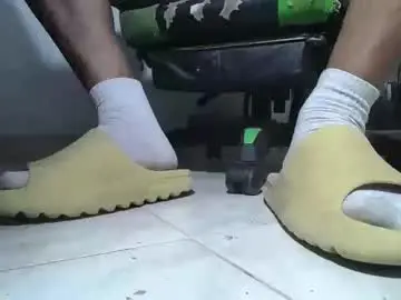 Chaturbate Free Porn Cam of srfindomfeet_