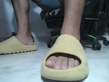 Chaturbate Free Porn Cam of srfindomfeet_