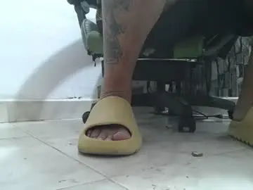 Chaturbate Best Webcam of srfindomfeet_