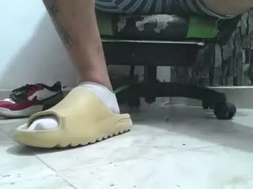 Chaturbate Watch Live Sex Cams of srfindomfeet_