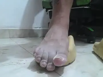 Chaturbate Free Live Porn of srfindomfeet_